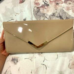 Aldo Clutch